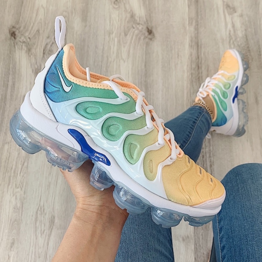 ❌SOLD❌ 💛Nike air vapormax plus sneakers💛